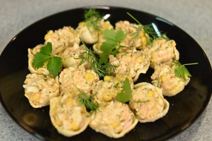 Новый взгляд на традиционный салат с креветками