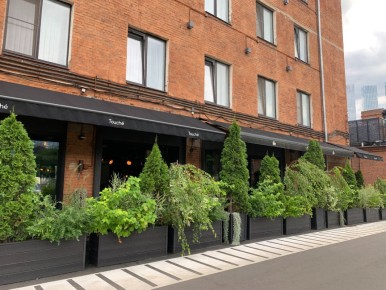 Винный ресторан Touche: Бранч, который впечатлит любителей итальянской колбасы