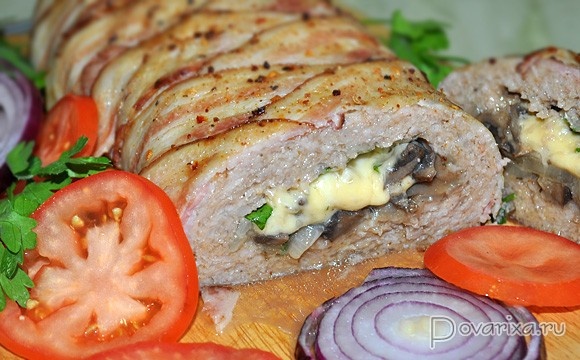 Мясной рулет с грибами и сыром: идеальное угощение для особого случая