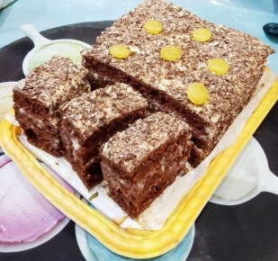 Шоколадный пирог с заварным кремом — идеальный десерт для уютного вечера