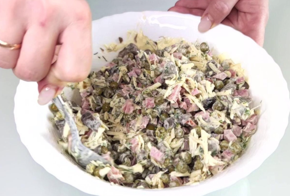 Салат «Сытный»: Лёгкий рецепт с ресторанным вкусом