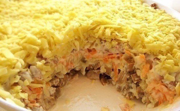 Изысканный слоёный салат с грибами для настоящих гурманов