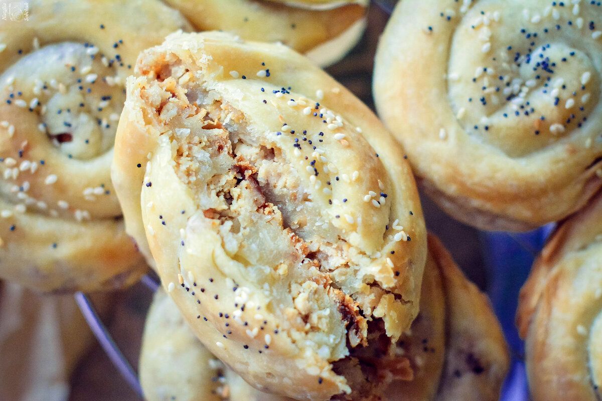Нежные слоёные улитки с мясом: простой рецепт для гурманов