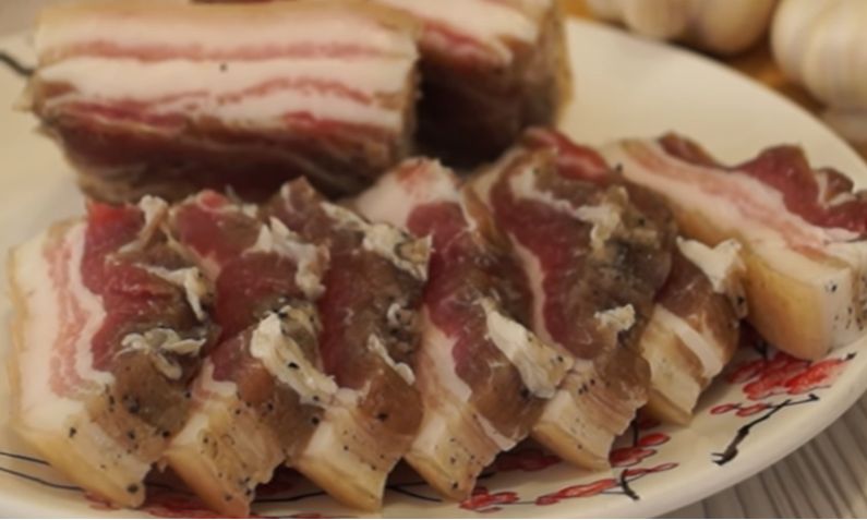 Как правильно засолить сало: проверенный рецепт, который покорит вас