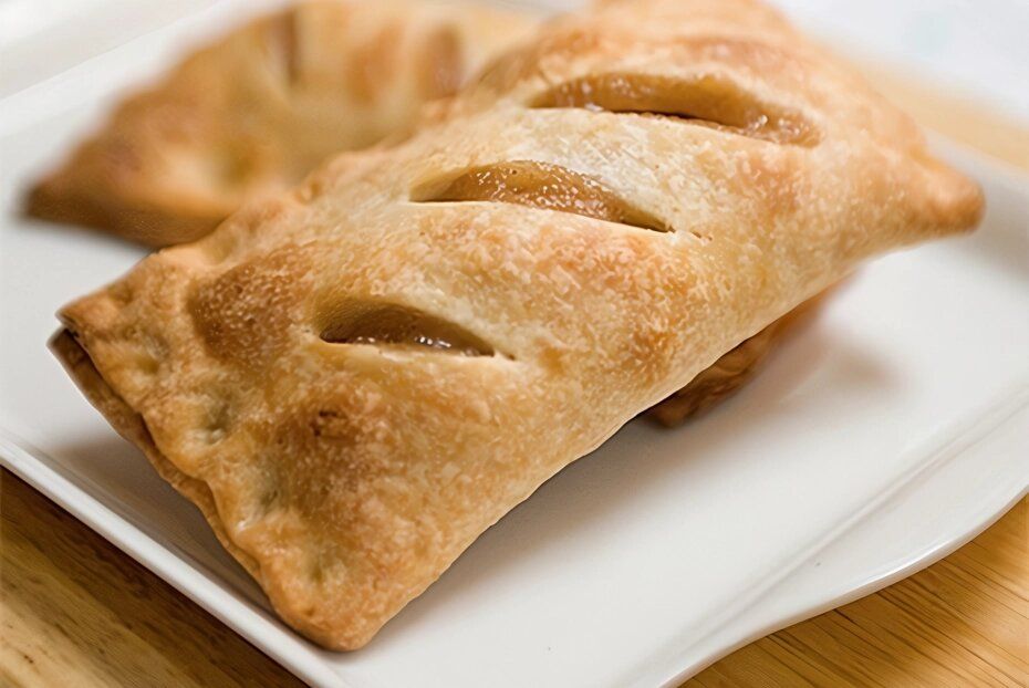 Нежный пирожок с яблоками: быстро и вкусно