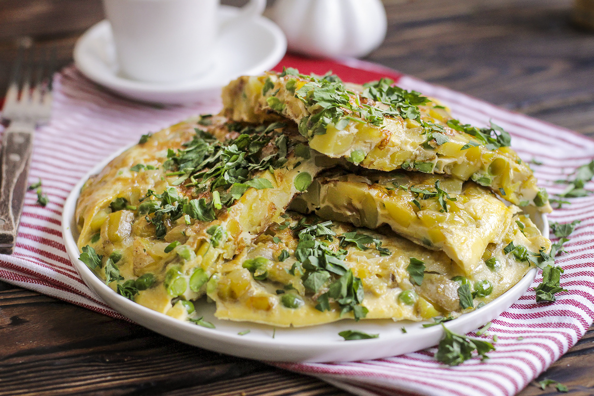 Неповторимая испанская тортилья с картофелем и горошком: вкусно и легко