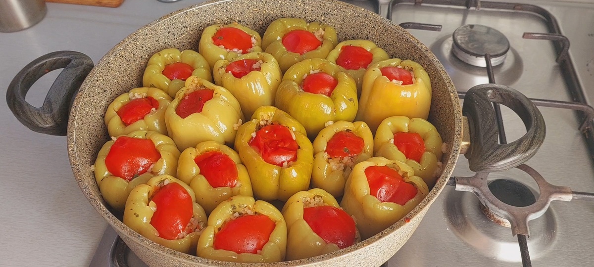 Вкус Турции на вашей кухне: как приготовить вегетарианские фаршированные перцы