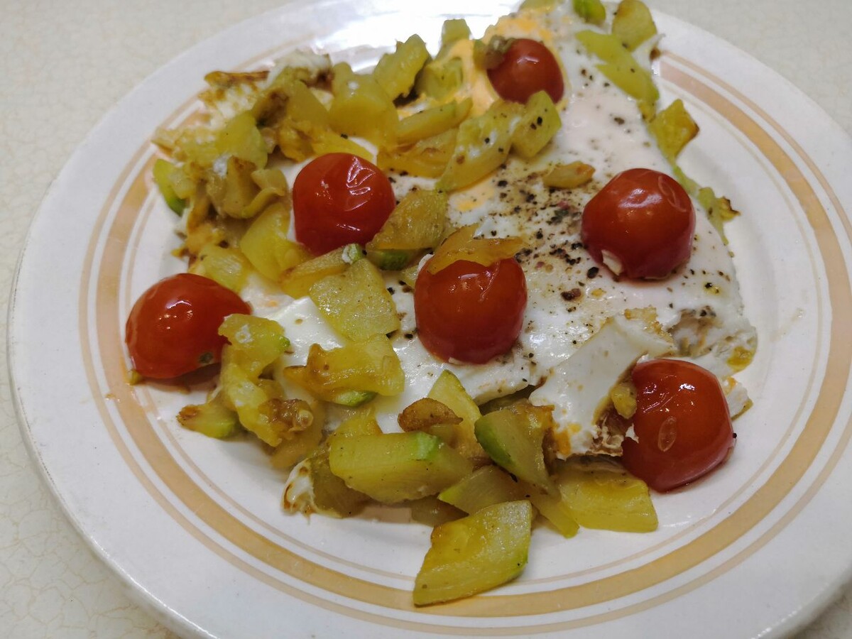Вкусный завтрак: Кабачки с яичницей для легкого старта дня