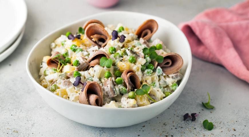 Оливье с говяжьим языком: как приготовить лучший салат для праздника