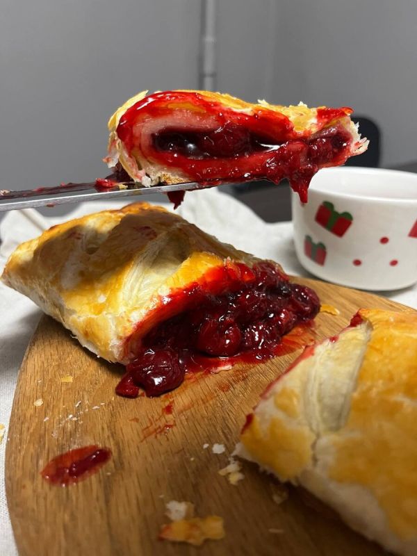 Вкусный вишнёвый штрудель: как его приготовить