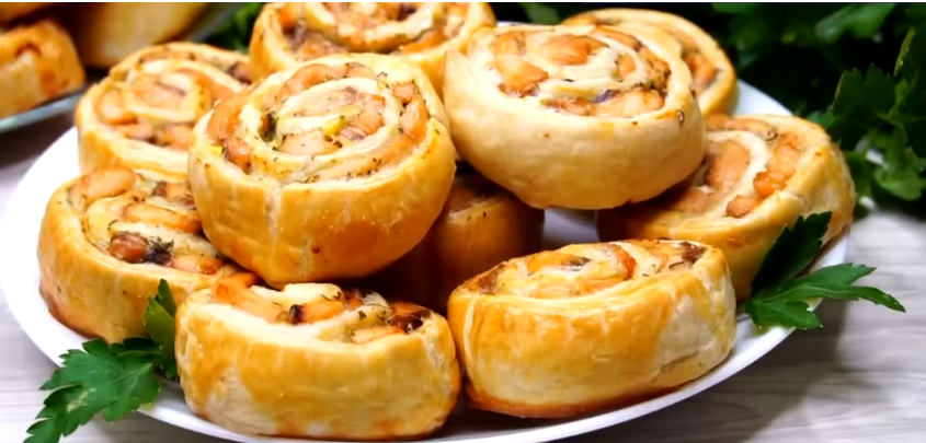 Хрустящие рулетики с рыбой: идеальная закуска за полчаса