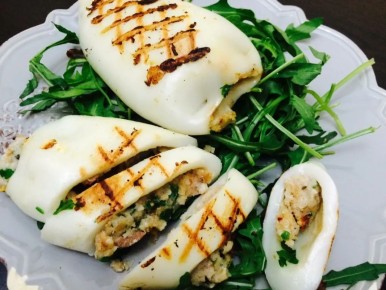 Как оригинально нафаршировать кальмары: идеи для изысканного блюда