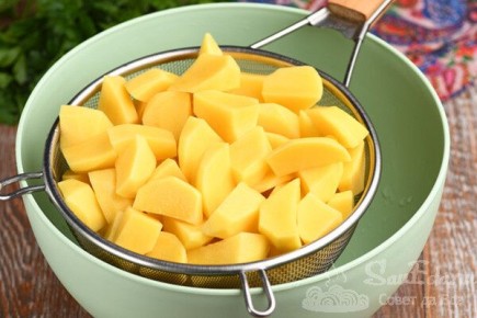 Открываем новые горизонты кулинарии: 5 простых блюд из картошки без мяса и рыбы