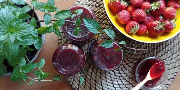Изысканный клубничный джем с мятой: легко, оригинально, вкусно