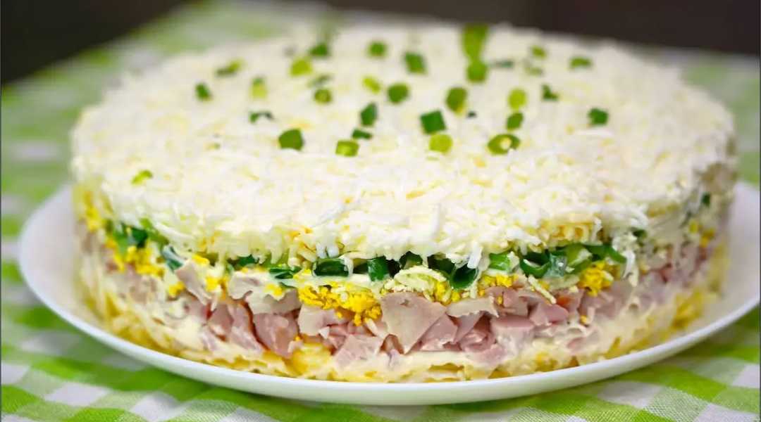 Скоро встречи за новогодним столом: приготовьте салат «Тайная страсть»