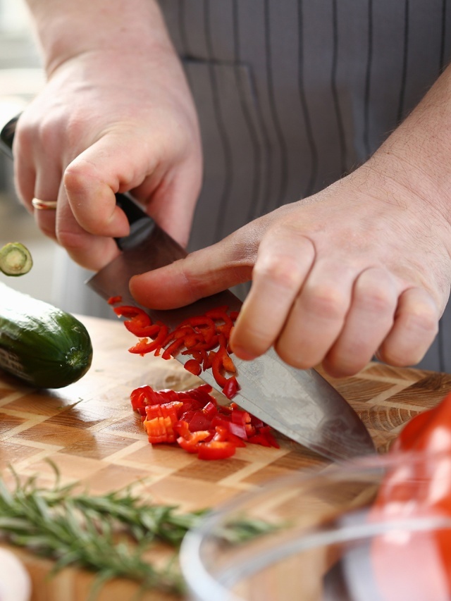 Как избежать жжения рук после работы с перцем чили: советы и описание эффекта