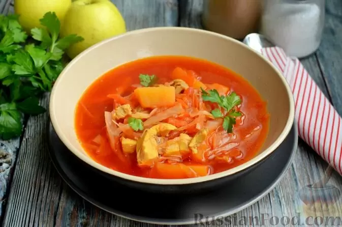 Необычные рецепты борща: освежите своё меню!