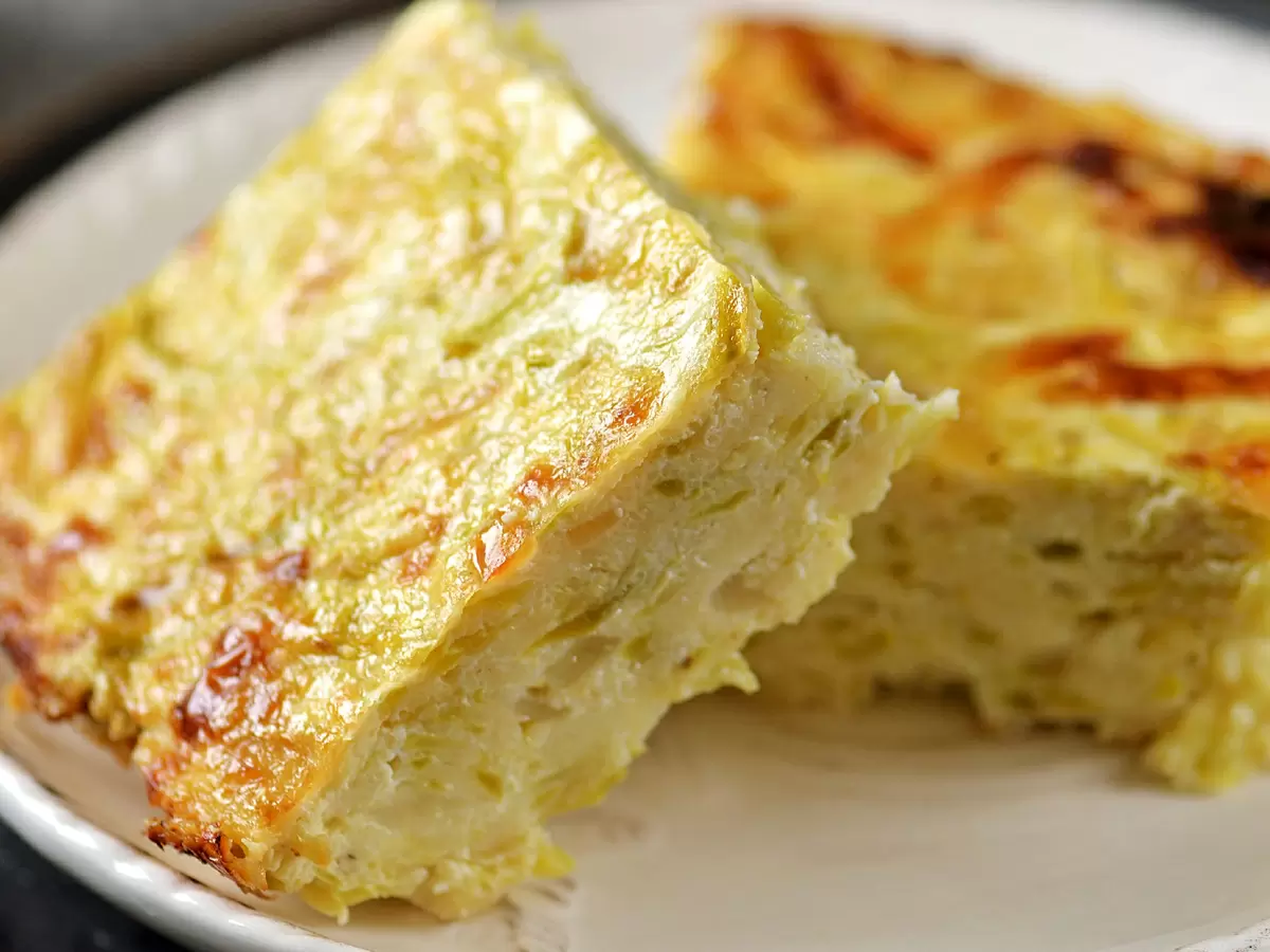 Сытная запеканка из кабачков: легко, быстро и без муки