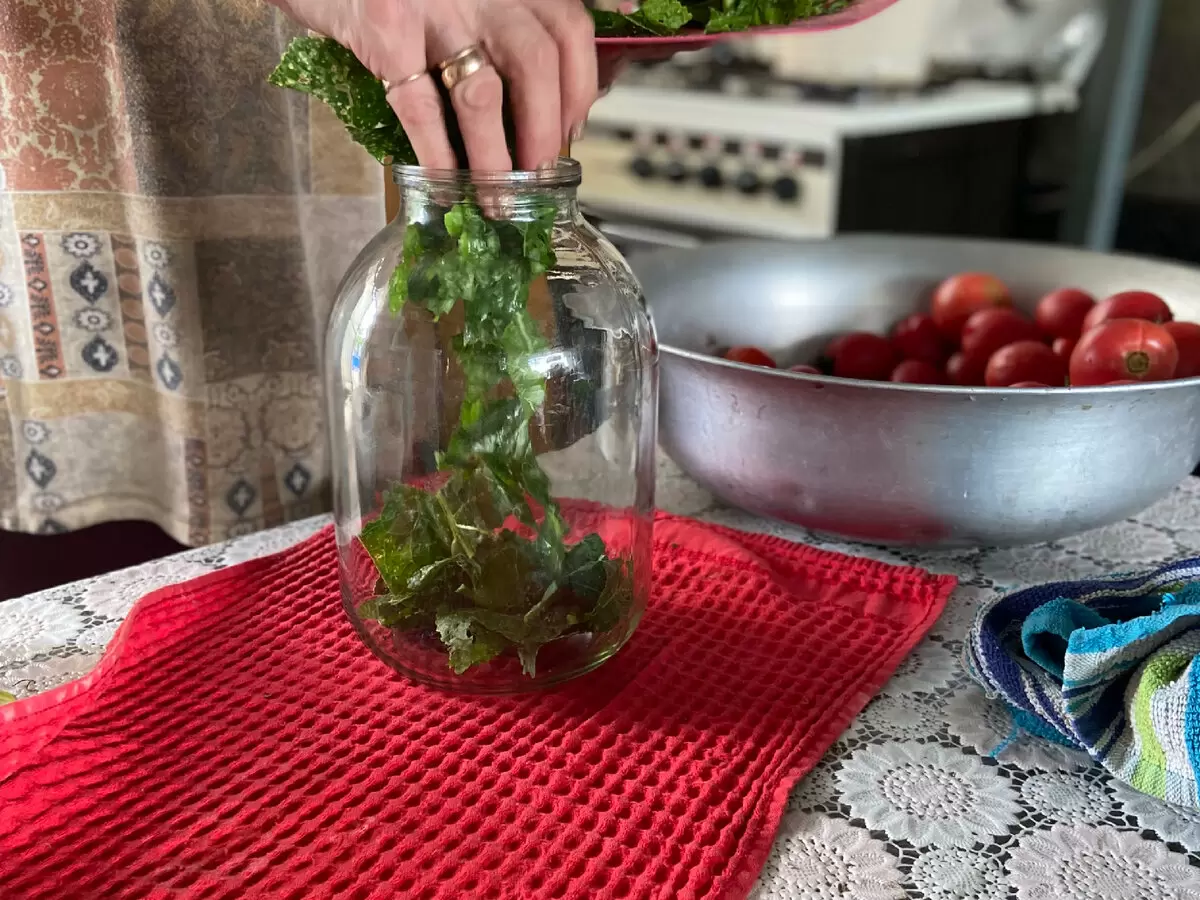 Секреты вкусных маринованных помидоров на зиму: проверенный рецепт без забот