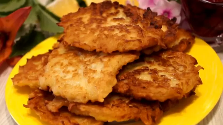 Яблочные оладушки: простой и вкусный рецепт для вашего утра