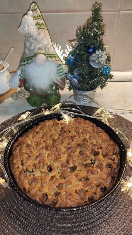 Вкусный десерт, который может стать альтернативой торту: простой рецепт сладкого пирога