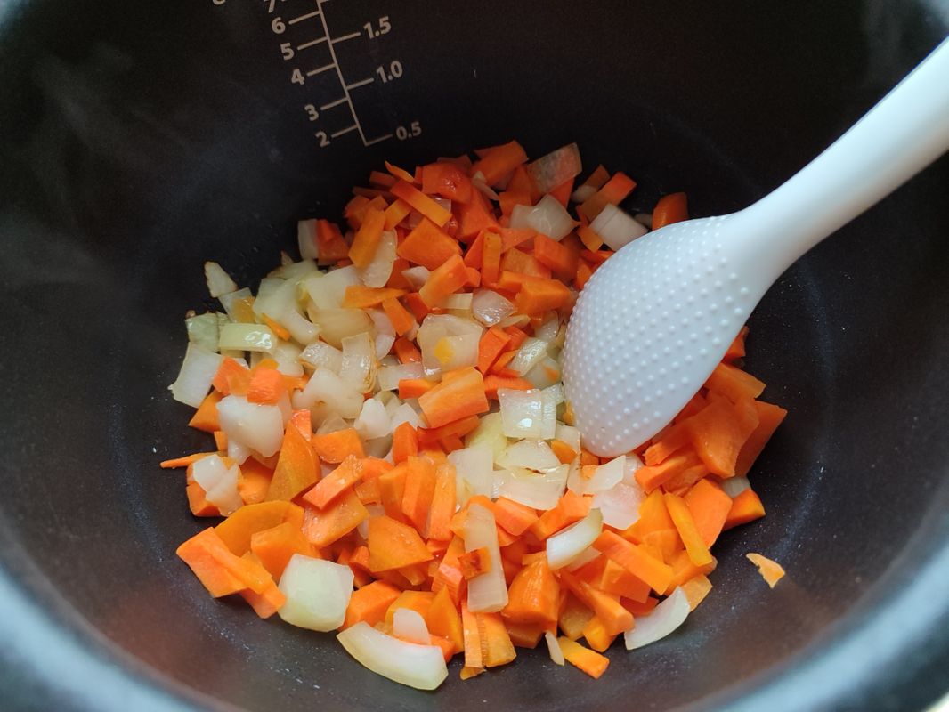 Как вкусно и полезно поужинать: рыба и овощи на пару для всей семьи