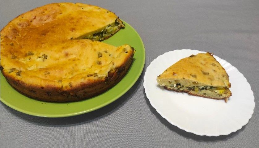 Пирог с зеленым луком и яйцом: бюджетный рецепт из бабушкиной кулинарной книги